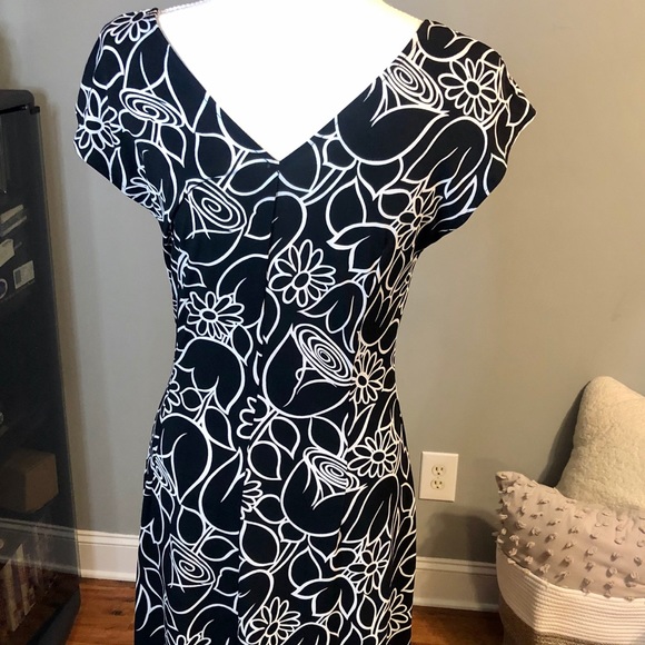 London Style - Fitted Dress - B & W - Size 12 - Picture 6 of 6